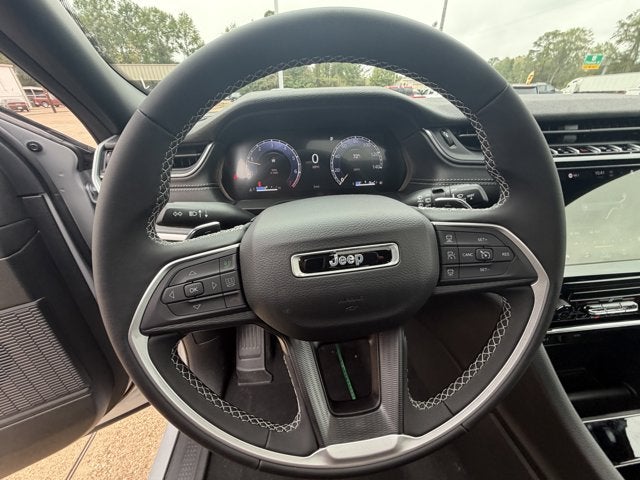 2025 Jeep Grand Cherokee GRAND CHEROKEE LAREDO X 4X2