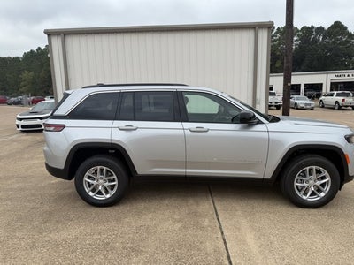 2025 Jeep Grand Cherokee GRAND CHEROKEE LAREDO X 4X2