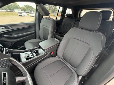 2025 Jeep Grand Cherokee GRAND CHEROKEE LAREDO X 4X2