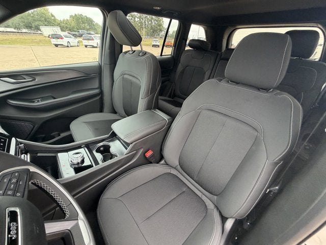 2025 Jeep Grand Cherokee GRAND CHEROKEE LAREDO X 4X2