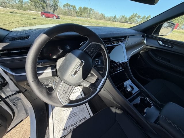 2025 Jeep Grand Cherokee GRAND CHEROKEE LAREDO X 4X2