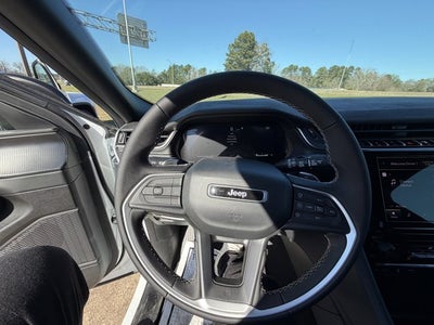 2025 Jeep Grand Cherokee GRAND CHEROKEE LAREDO X 4X2