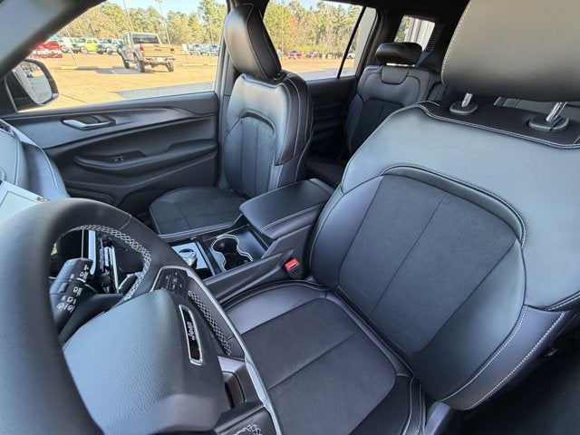 2025 Jeep Grand Cherokee GRAND CHEROKEE L ALTITUDE X 4X2