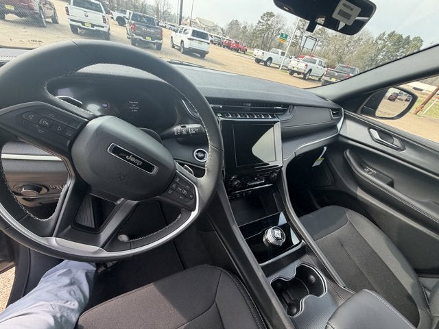 2026 Jeep Grand Cherokee GRAND CHEROKEE L LAREDO X 4X2