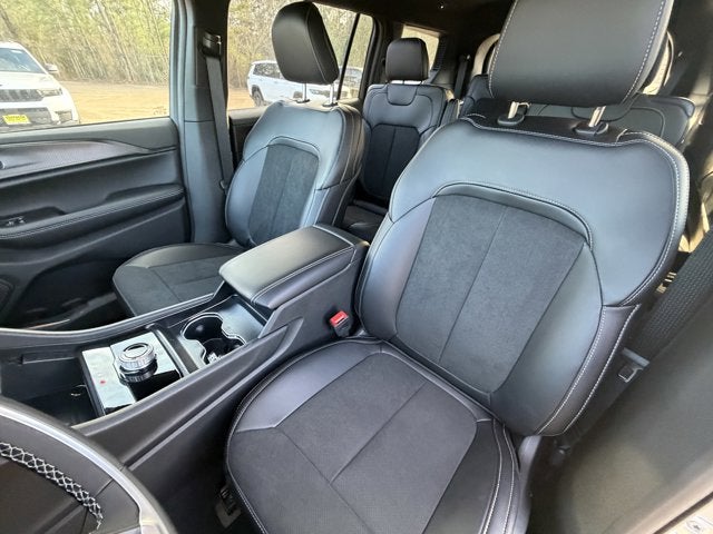 2025 Jeep Grand Cherokee GRAND CHEROKEE L ALTITUDE X 4X2