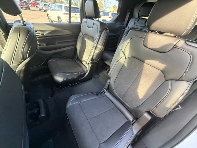 2025 Jeep Grand Cherokee GRAND CHEROKEE L ALTITUDE X 4X2