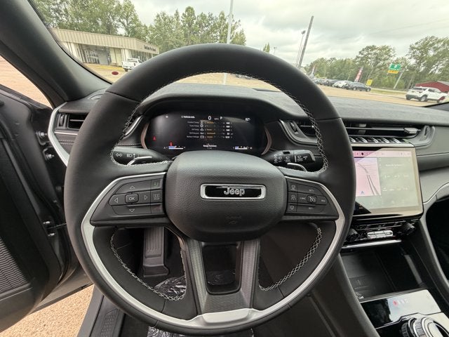2027 Jeep Grand Cherokee GRAND CHEROKEE L LAREDO X 4X2