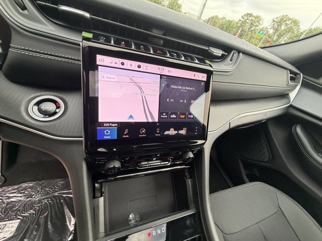 2027 Jeep Grand Cherokee GRAND CHEROKEE L LAREDO X 4X2