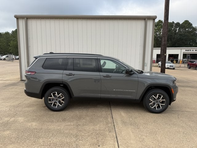 2027 Jeep Grand Cherokee GRAND CHEROKEE L LAREDO X 4X2