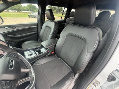 2026 Jeep Grand Cherokee GRAND CHEROKEE L LAREDO ALTITUDE 4X2