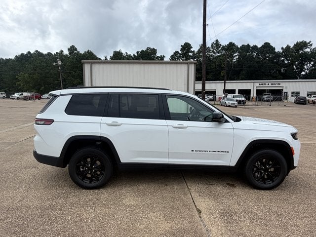 2026 Jeep Grand Cherokee GRAND CHEROKEE L LAREDO ALTITUDE 4X2