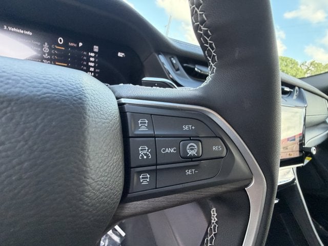 2026 Jeep Grand Cherokee GRAND CHEROKEE L LAREDO ALTITUDE 4X2