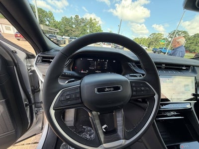 2026 Jeep Grand Cherokee GRAND CHEROKEE L LAREDO ALTITUDE 4X2