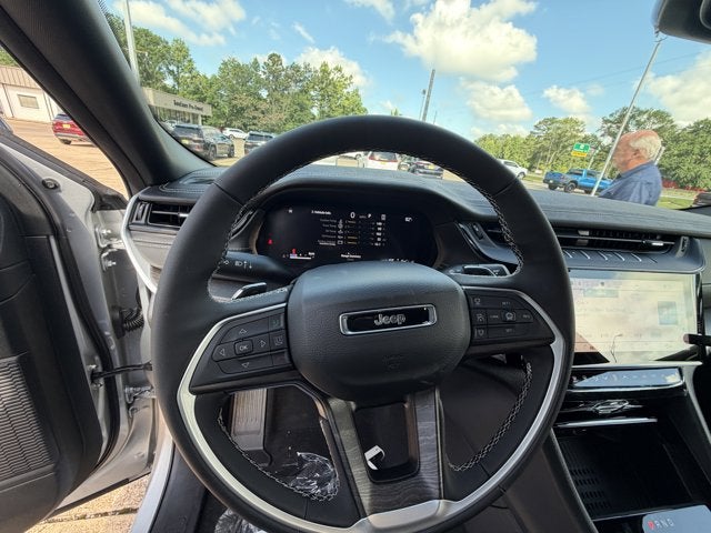 2026 Jeep Grand Cherokee GRAND CHEROKEE L LAREDO ALTITUDE 4X2