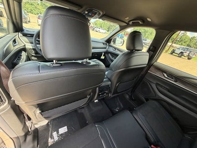 2026 Jeep Grand Cherokee GRAND CHEROKEE L LAREDO ALTITUDE 4X2