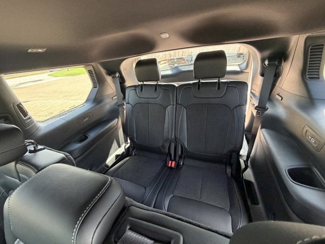 2026 Jeep Grand Cherokee GRAND CHEROKEE L LAREDO ALTITUDE 4X2