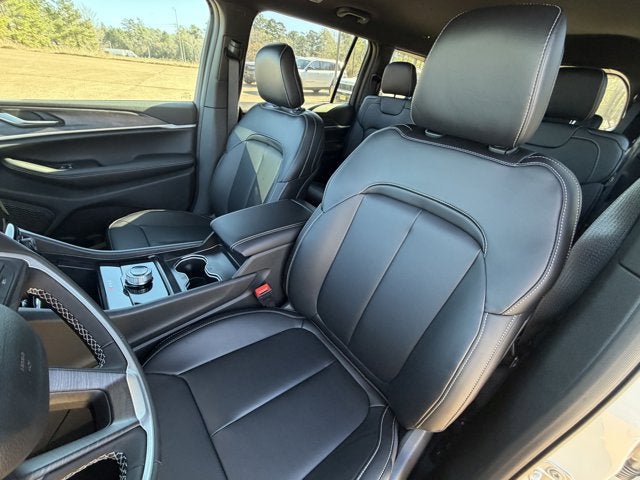 2025 Jeep Grand Cherokee GRAND CHEROKEE L LIMITED 4X2