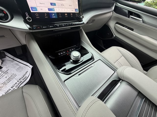 2026 Jeep Grand Wagoneer L 4x2