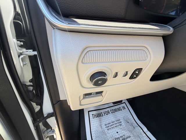 2024 Jeep Wagoneer L Series II 4x2