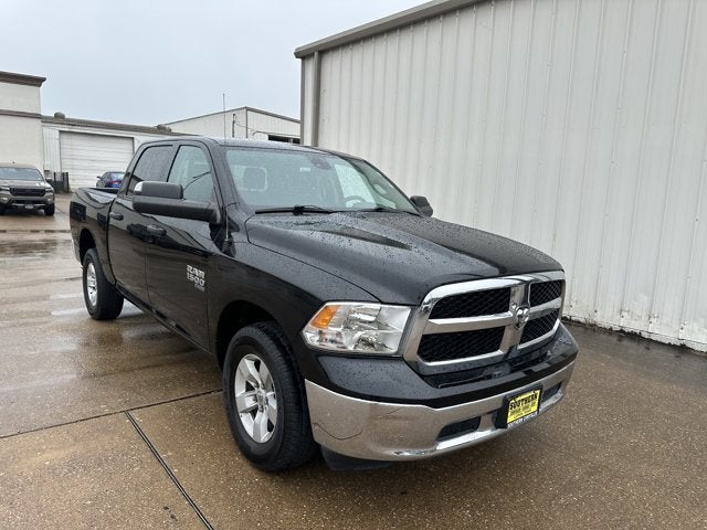 2023 RAM 1500 Classic SLT Crew Cab 4x4 5'7' Box