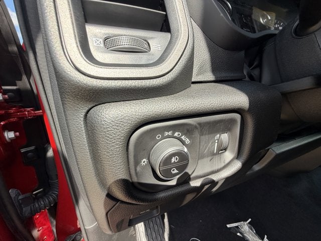 2026 RAM Ram 1500 RAM 1500 EXPRESS CREW CAB 4X2 5'7' BOX