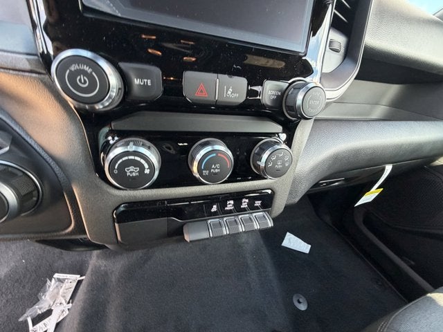 2026 RAM Ram 1500 RAM 1500 EXPRESS CREW CAB 4X2 5'7' BOX