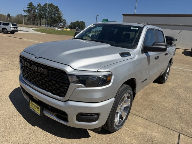 2026 RAM Ram 1500 RAM 1500 EXPRESS CREW CAB 4X2 5'7' BOX