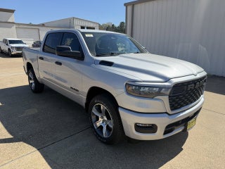 2026 RAM Ram 1500 RAM 1500 EXPRESS CREW CAB 4X2 5'7' BOX