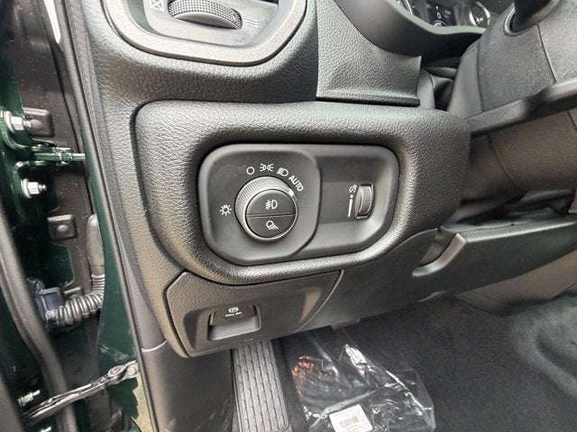 2026 RAM Ram 1500 RAM 1500 EXPRESS CREW CAB 4X2 5'7' BOX