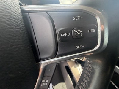 2022 RAM 1500 Laramie Crew Cab 4x2 5'7' Box