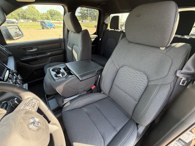 2027 RAM Ram 1500 RAM 1500 EXPRESS QUAD CAB 4X2 6'4' BOX
