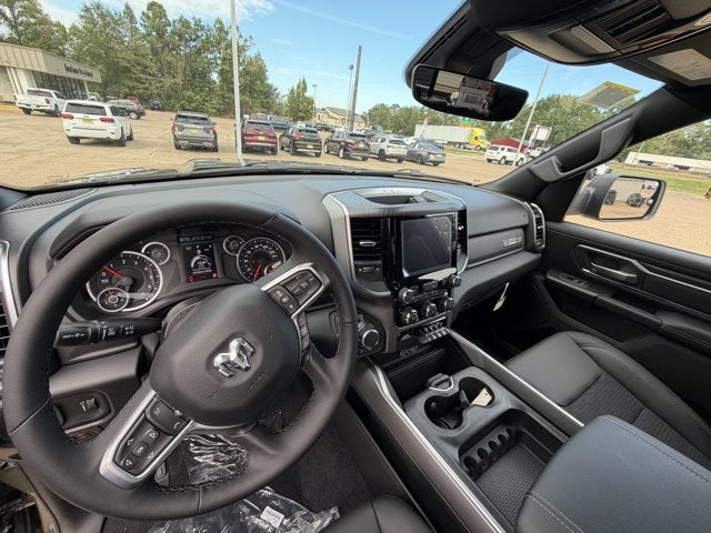 2027 RAM Ram 1500 RAM 1500 LONE STAR CREW CAB 4X4 5'7' BOX