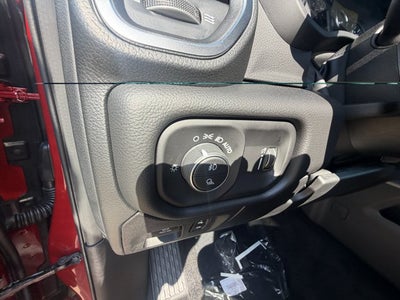2027 RAM Ram 1500 RAM 1500 LONE STAR CREW CAB 4X4 5'7' BOX