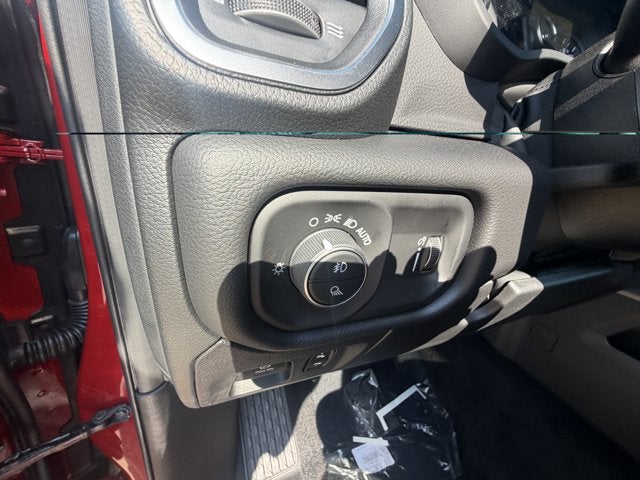 2027 RAM Ram 1500 RAM 1500 LONE STAR CREW CAB 4X4 5'7' BOX