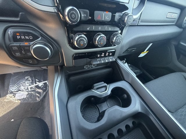2027 RAM Ram 1500 RAM 1500 LONE STAR CREW CAB 4X4 5'7' BOX
