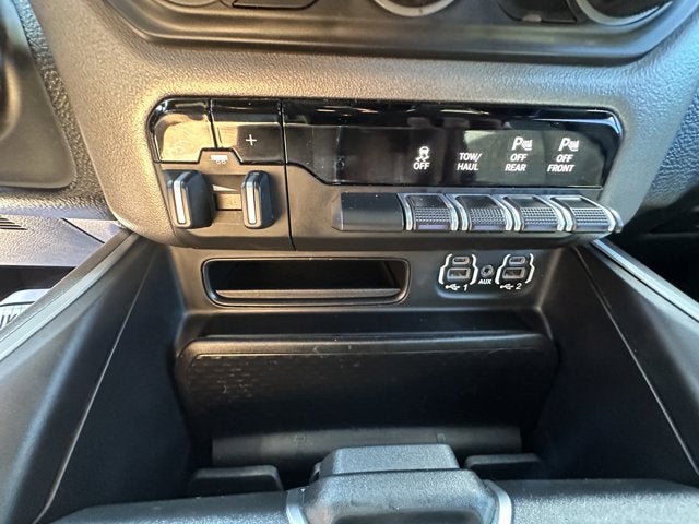 2021 RAM 1500 Big Horn Crew Cab 4x4 5'7' Box