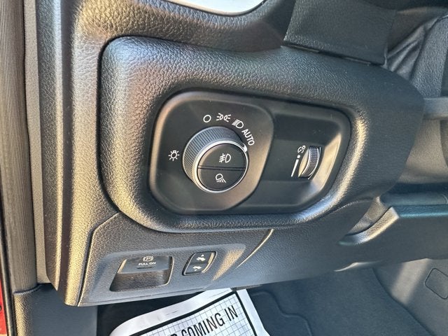 2021 RAM 1500 Big Horn Crew Cab 4x4 5'7' Box