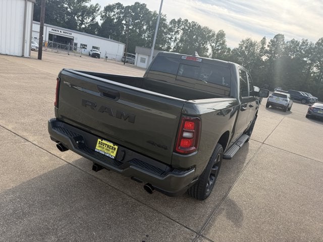 2027 RAM Ram 1500 RAM 1500 EXPRESS CREW CAB 4X4 5'7' BOX