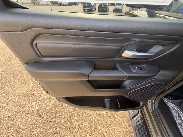 2027 RAM Ram 1500 RAM 1500 EXPRESS CREW CAB 4X4 5'7' BOX