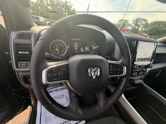 2027 RAM Ram 1500 RAM 1500 EXPRESS CREW CAB 4X4 5'7' BOX