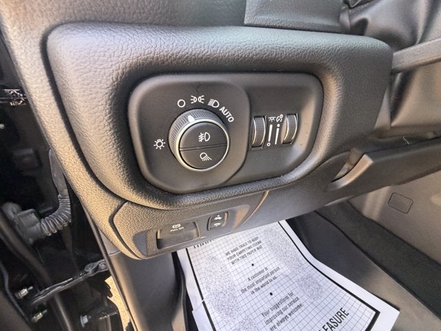 2023 RAM 1500 Laramie Crew Cab 4x4 5'7' Box