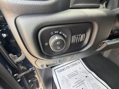 2022 RAM 1500 Laramie Crew Cab 4x4 6'4' Box