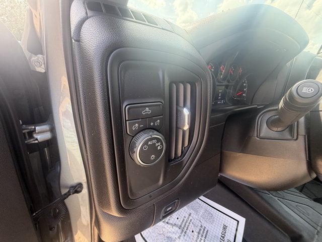 2026 Chevrolet Silverado 1500 2WD Crew Cab Short Bed Custom