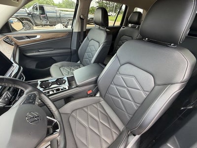 2025 Volkswagen Atlas 2.0T SE w/Technology