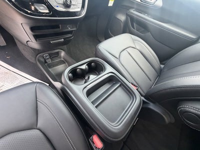 2027 Chrysler Pacifica PACIFICA SELECT