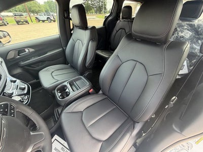 2027 Chrysler Pacifica PACIFICA SELECT