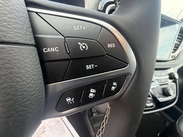 2027 Chrysler Pacifica PACIFICA SELECT