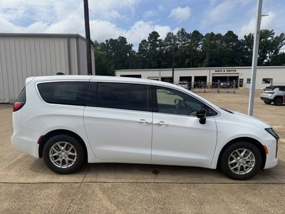 2027 Chrysler Pacifica PACIFICA SELECT