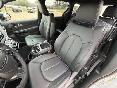 2026 Chrysler Voyager VOYAGER LX