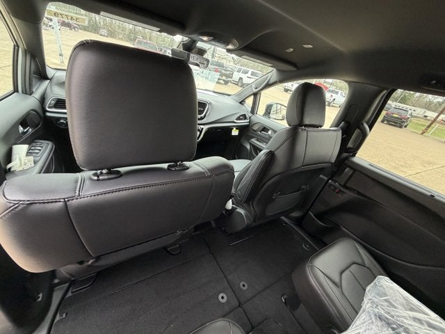 2026 Chrysler Voyager VOYAGER LX